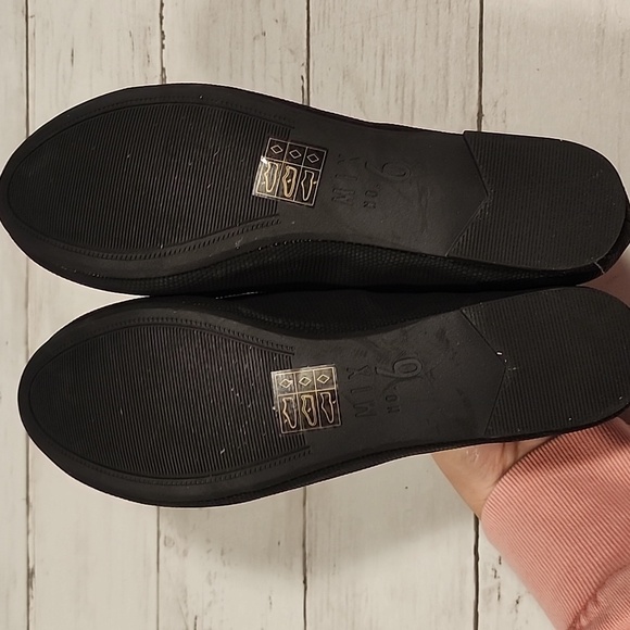 NWOT Black Ballet Flats - Picture 4 of 4